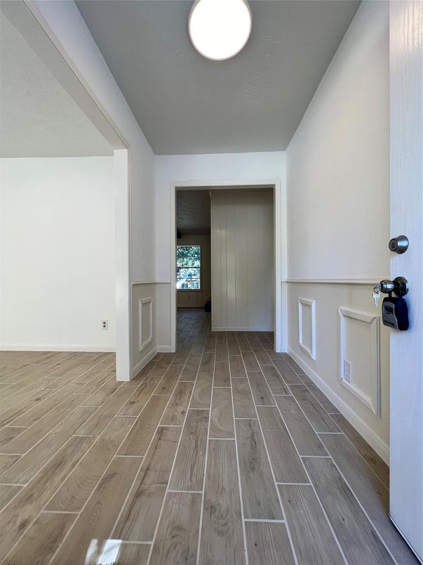 Empty room, Interior, Recessed Lighting, Wood Texture Flooring