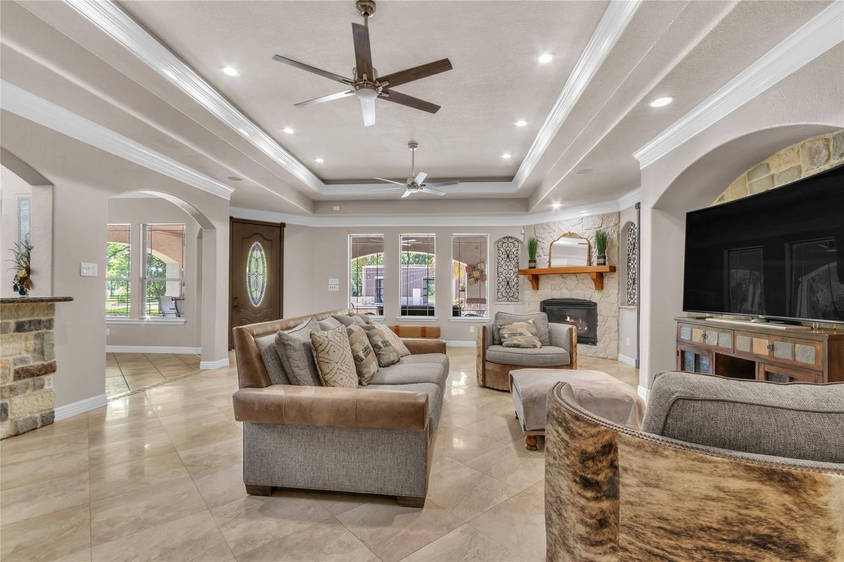 Fireplace, Interior, Living room, Recessed Lighting