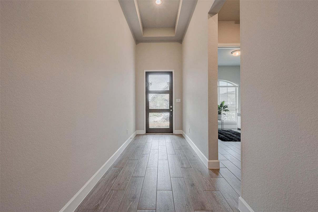 Interior, Recessed Lighting, Wood Texture Flooring