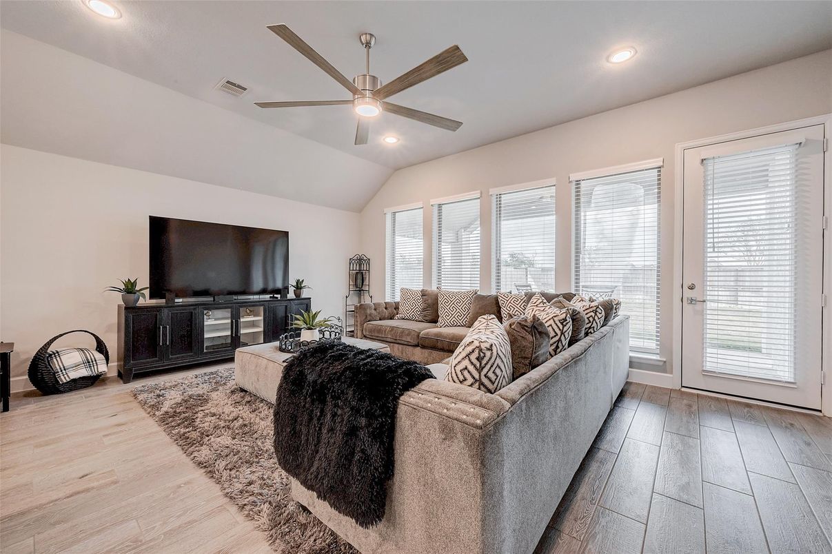 Interior, Living room, Recessed Lighting, Wood Texture Flooring