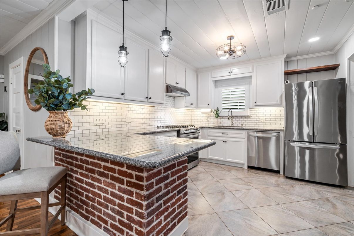 Interior, Kitchen, Pendant Lights, Recessed Lighting, Stainless Steel Appliances