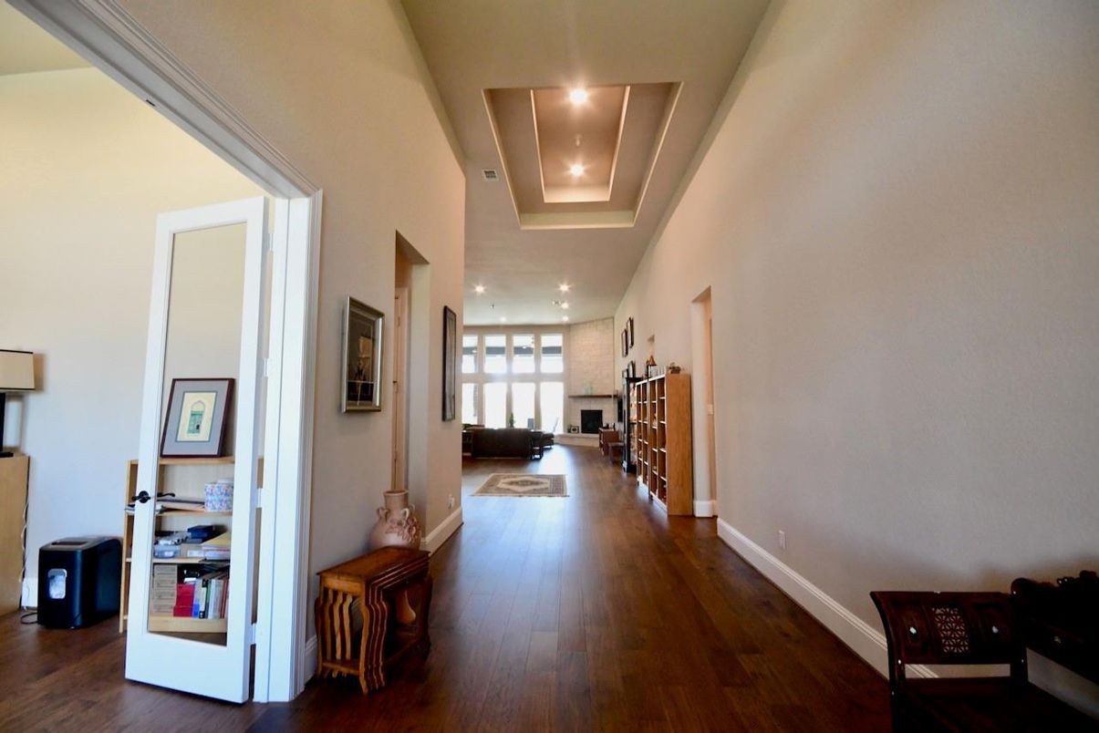 Interior, Recessed Lighting, Wood Texture Flooring