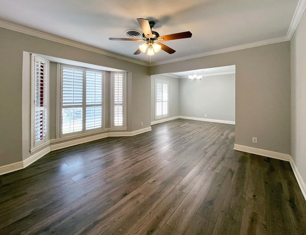 Chandelier, Empty room, Interior, Wood Texture Flooring