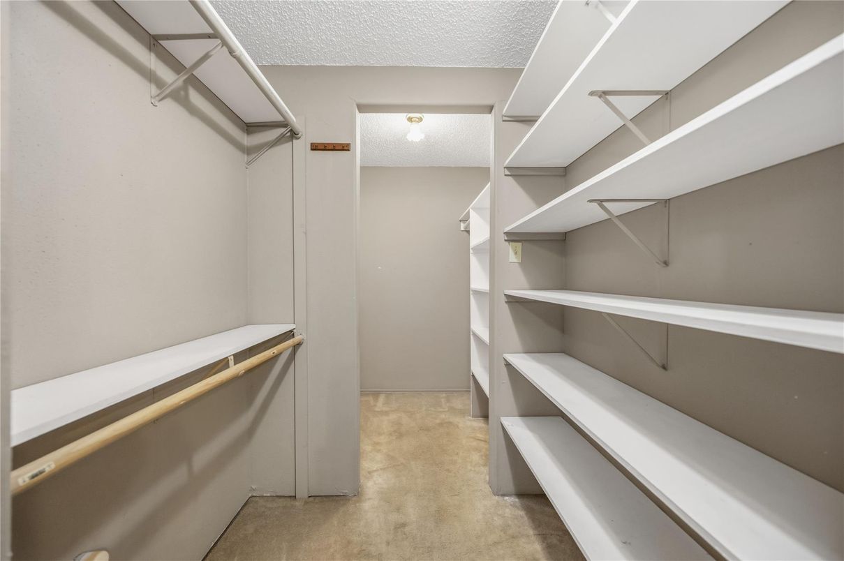 Interior, Walk-in Closets