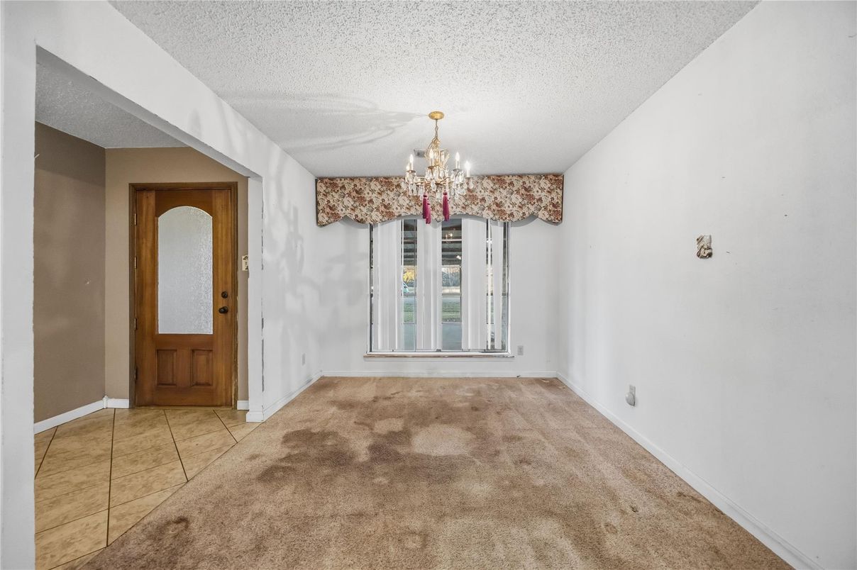 Chandelier, Empty room, Interior