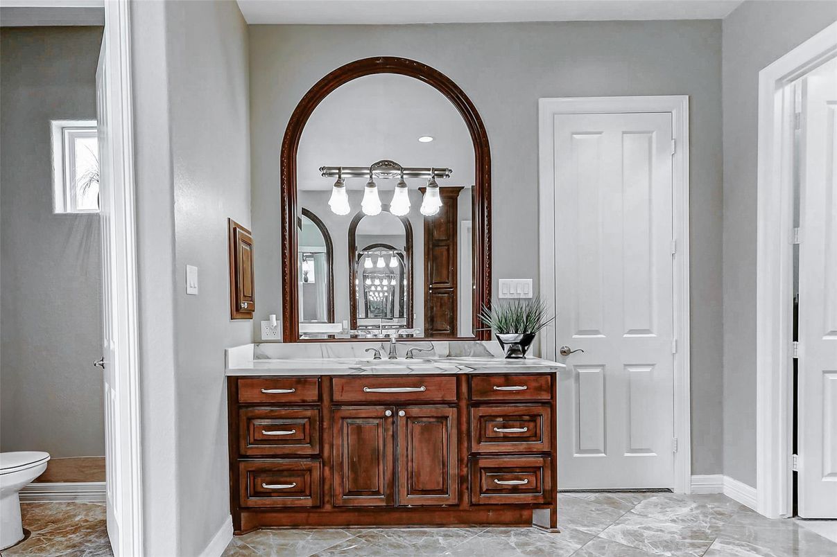 Bathroom, Interior, Marble, Recessed Lighting