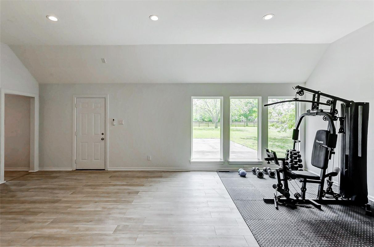 Fitness Equipment, Interior, Recessed Lighting, Wood Texture Flooring