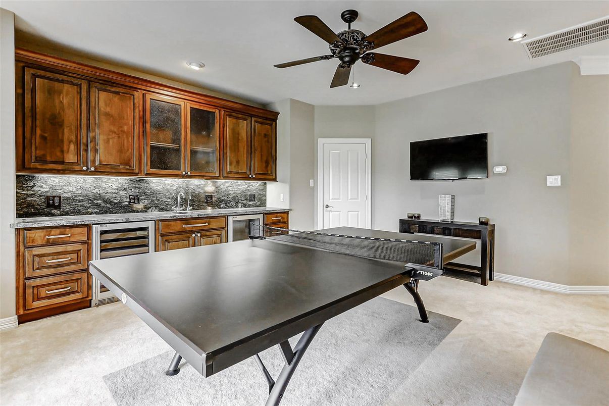 Game Room, Interior, Kitchen, Recessed Lighting