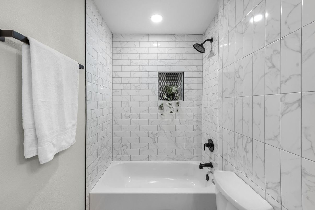 Bathroom, Interior, Marble Walls, Recessed Lighting