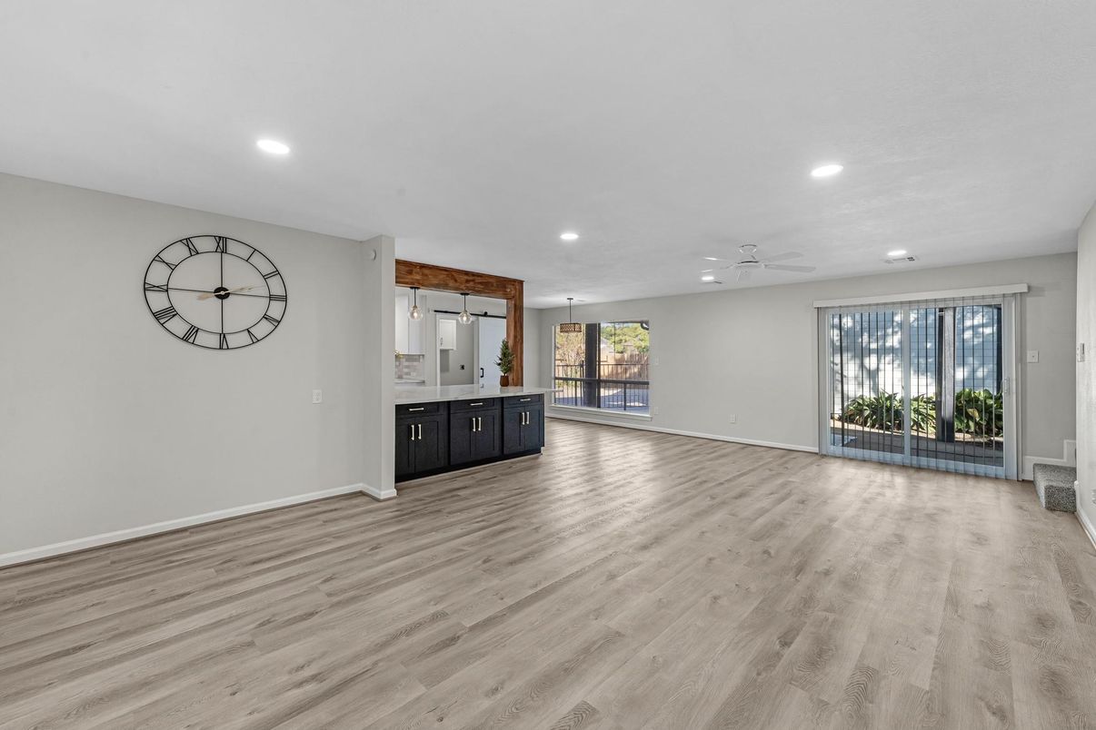 Empty room, Interior, Recessed Lighting, Wood Texture Flooring