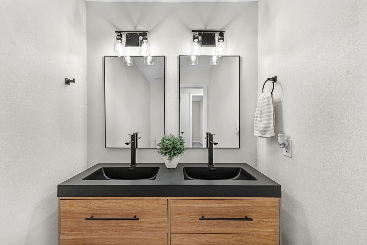 Bathroom, Dual Sink Vanities, Interior