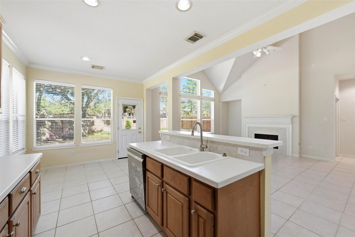 Fireplace, Interior, Kitchen, Recessed Lighting