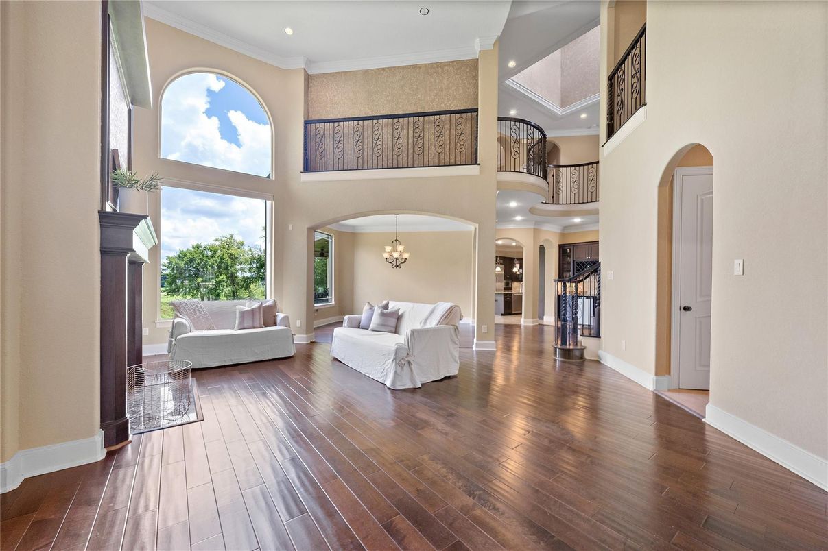 Chandelier, Interior, Living room, Recessed Lighting, Wood Texture Flooring