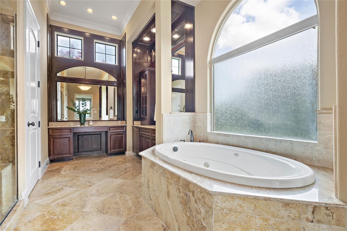 Bathroom, Interior, Recessed Lighting