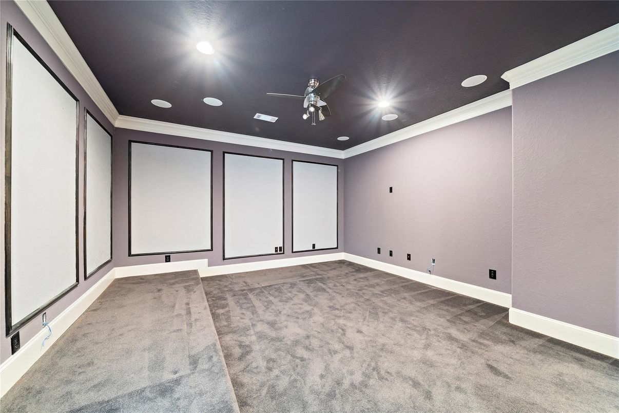 Empty room, Interior, Projection Screen, Recessed Lighting