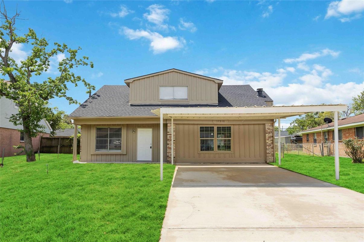 Backyard, Exterior, Facade, Ranch