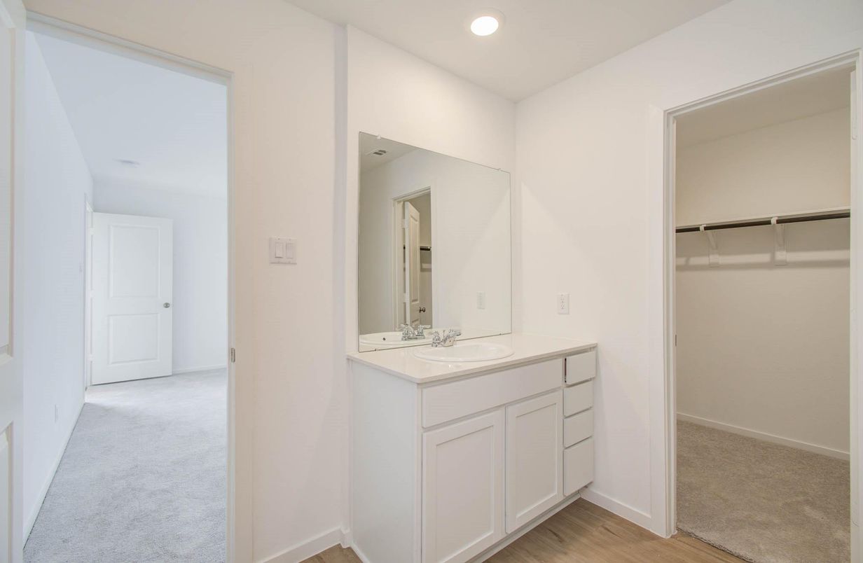 Bathroom, Interior, Recessed Lighting, Walk-in Closets