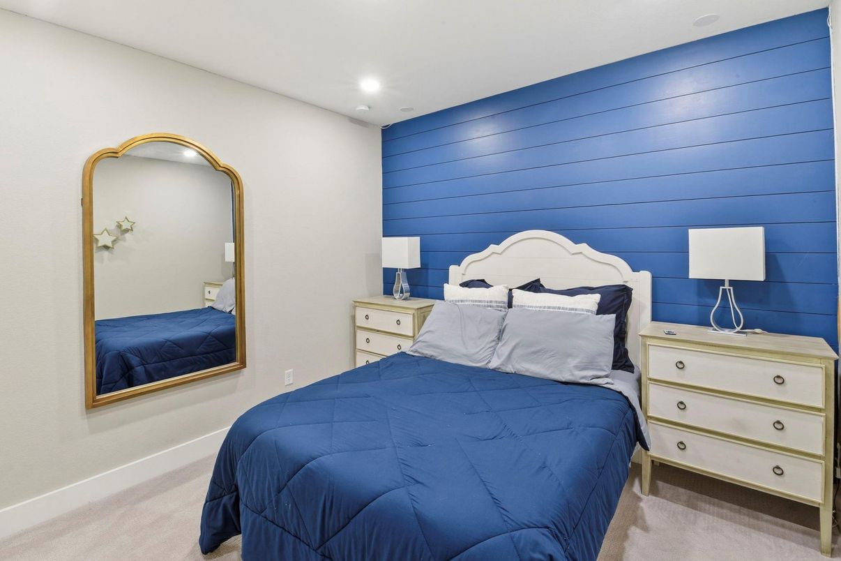 Bedroom, Interior, Recessed Lighting