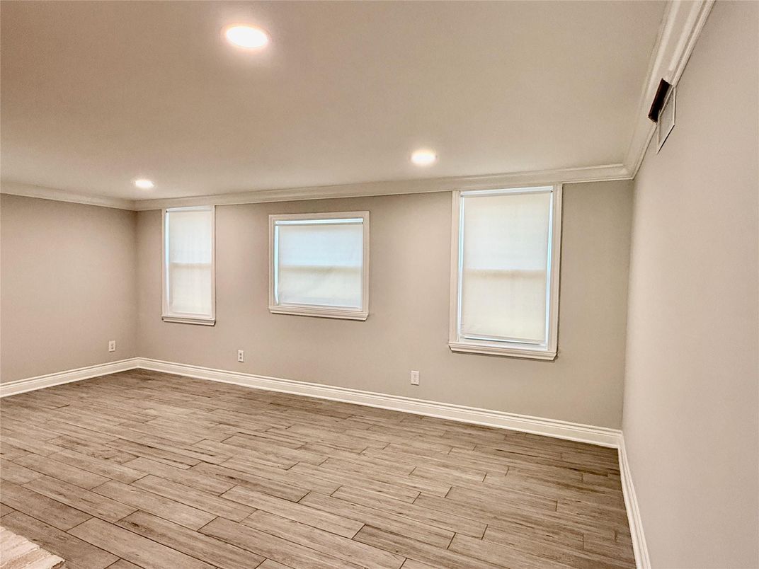 Empty room, Interior, Recessed Lighting, Wood Texture Flooring