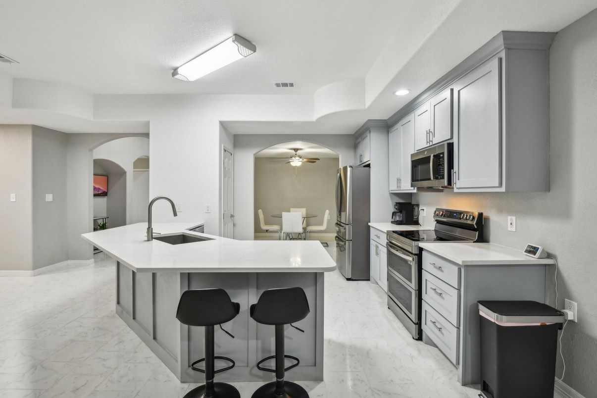 Dining room, Interior, Kitchen, Marble, Recessed Lighting, Stainless Steel Appliances