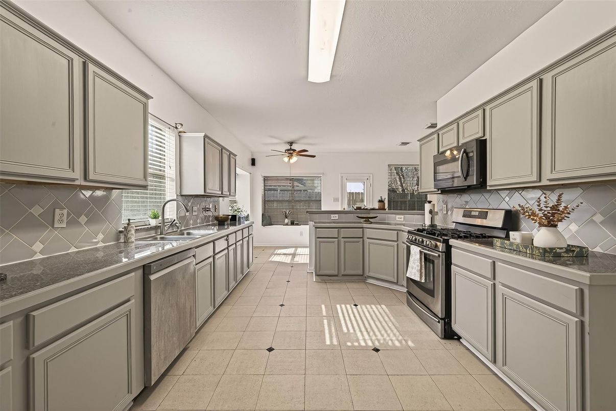 Interior, Kitchen, Pendant Lights, Stainless Steel Appliances