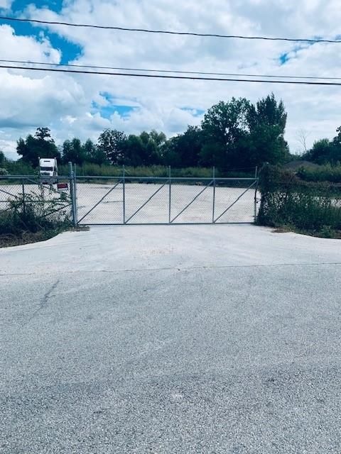 Exterior, Tennis Courts