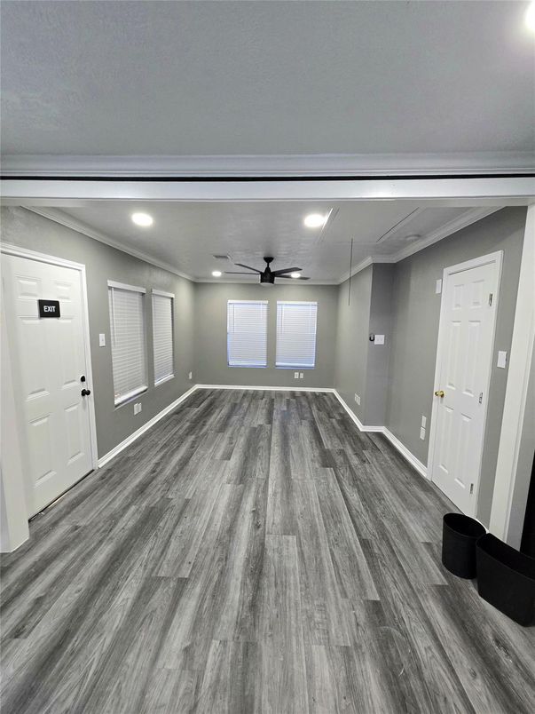 Empty room, Interior, Recessed Lighting, Wood Texture Flooring