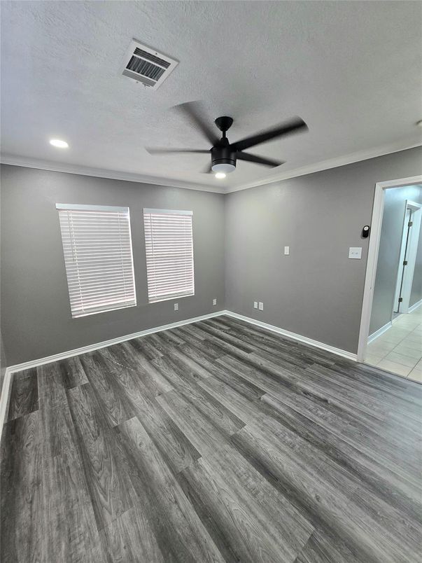Empty room, Interior, Recessed Lighting, Wood Texture Flooring