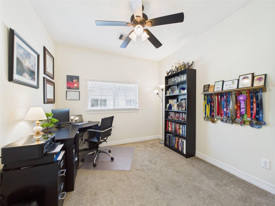 Home Office, Interior