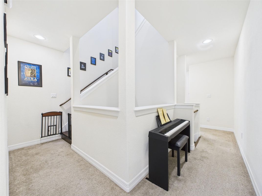 Interior, Piano, Recessed Lighting