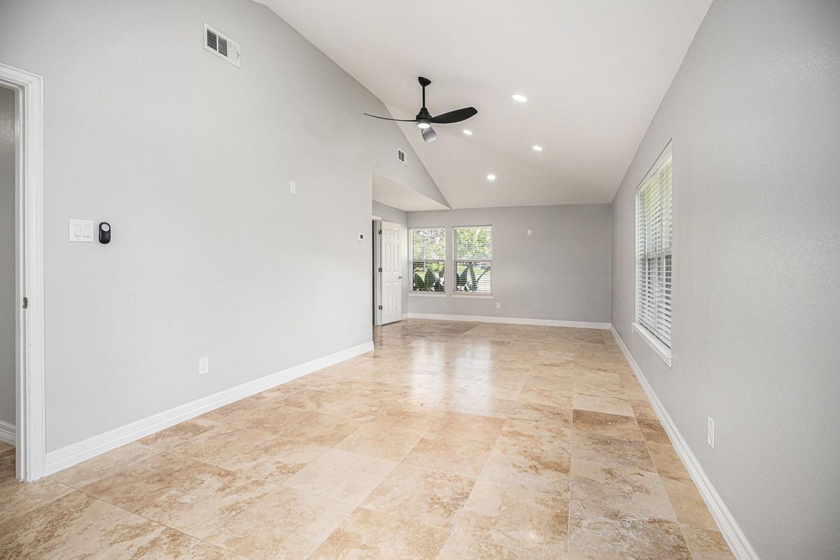 Empty room, Interior, Recessed Lighting