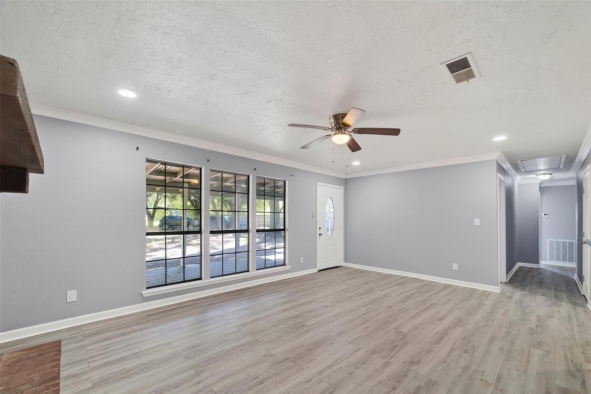 Empty room, Interior, Recessed Lighting, Wood Texture Flooring