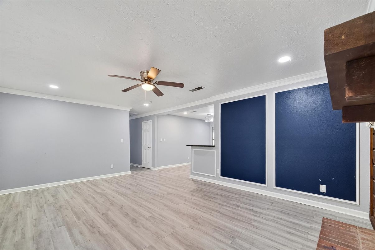 Empty room, Interior, Recessed Lighting, Wood Texture Flooring