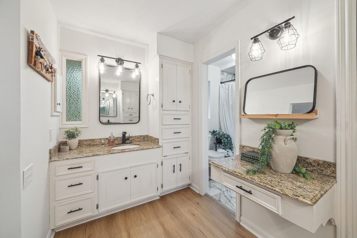 Bathroom, Dual Sink Vanities, Interior, Wood Texture Flooring