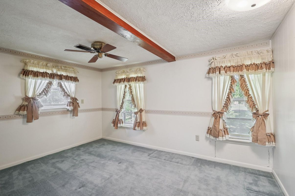 Empty room, Interior, Wooden Beams