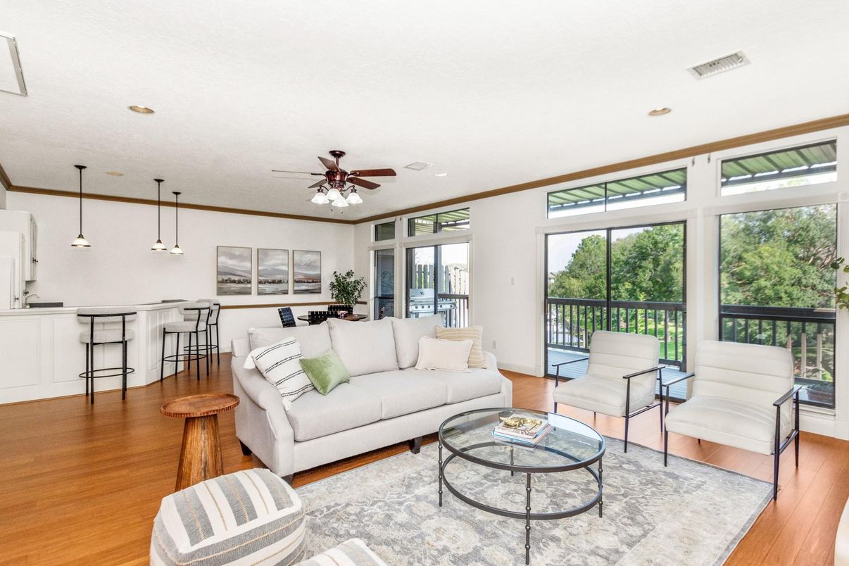 Interior, Living room, Pendant Lights, Recessed Lighting, Wood Texture Flooring