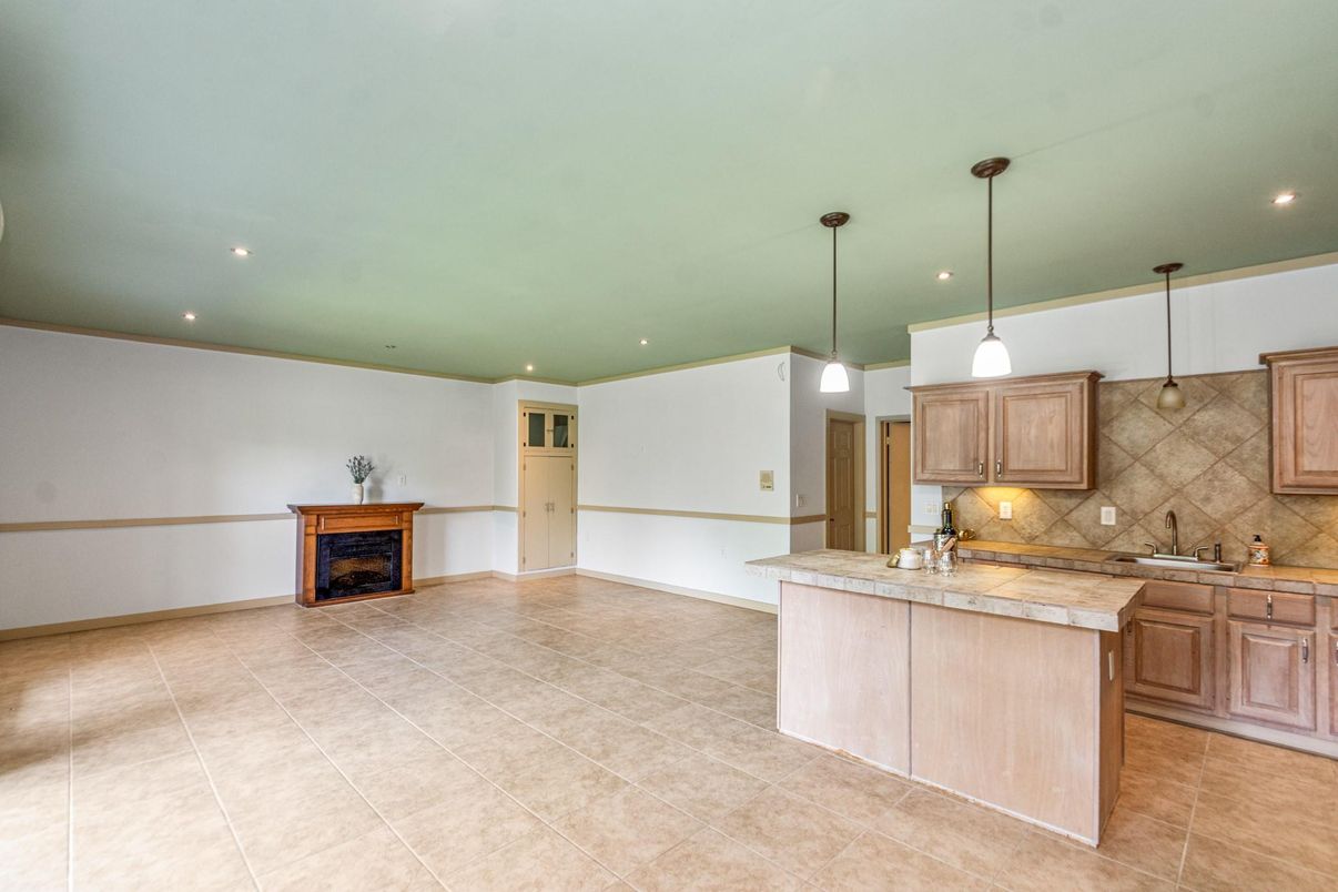 Empty room, Interior, Kitchen, Pendant Lights, Recessed Lighting, Tile Countertops