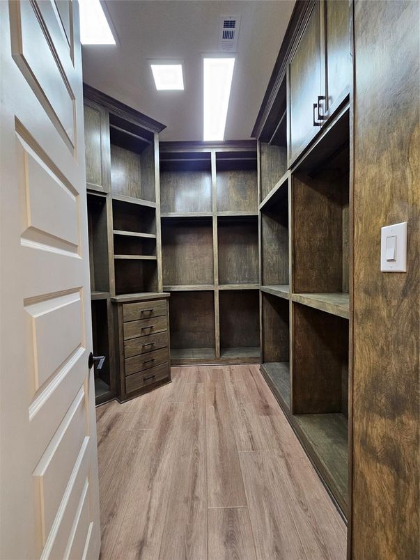 Interior, Walk-in Closets, Wood Texture Flooring