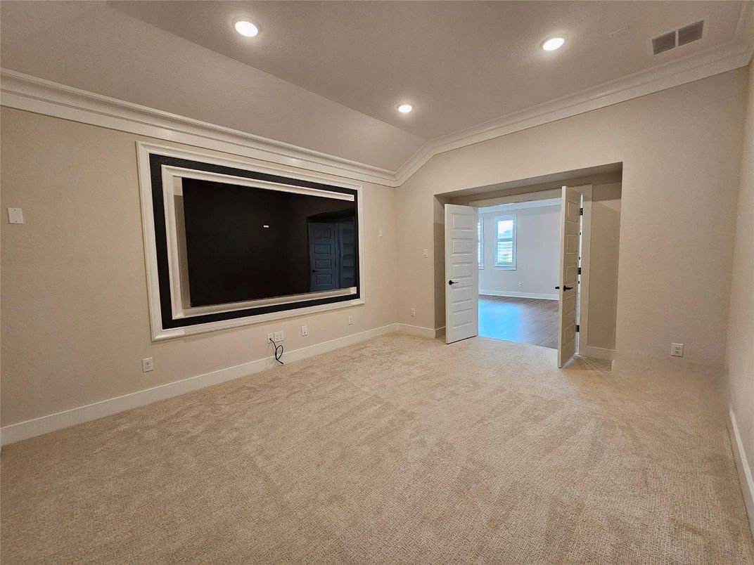 Empty room, Interior, Recessed Lighting