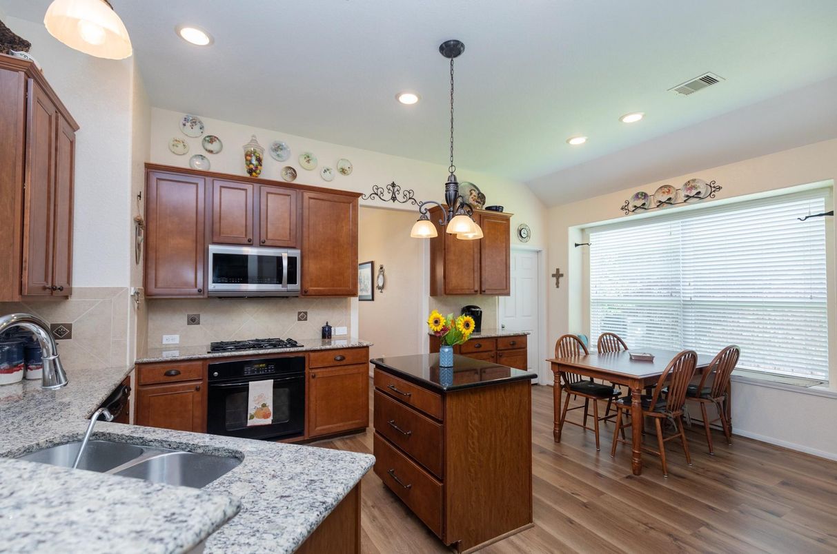 Dining room, Interior, Kitchen, Pendant Lights, Recessed Lighting, Wood Texture Flooring