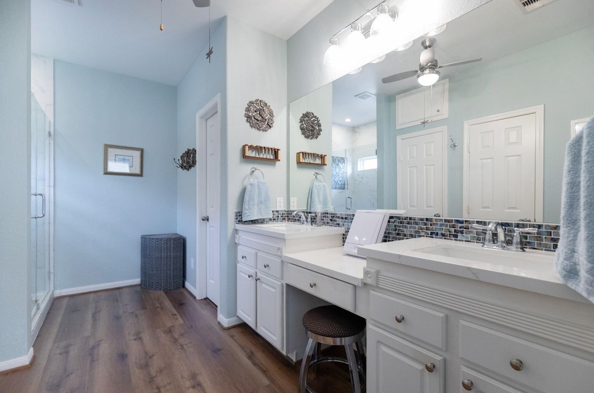 Bathroom, Interior, Wood Texture Flooring