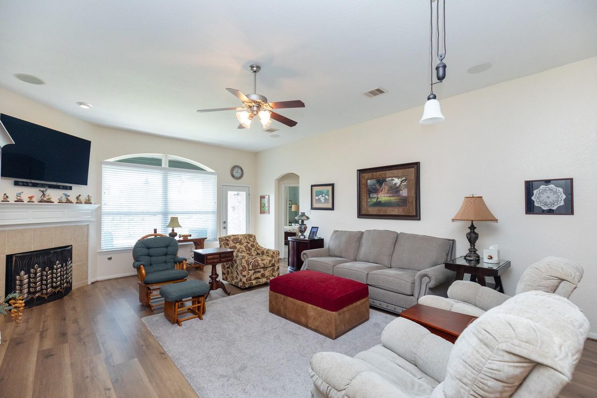 Fireplace, Interior, Living room, Pendant Lights, Recessed Lighting, Wood Texture Flooring