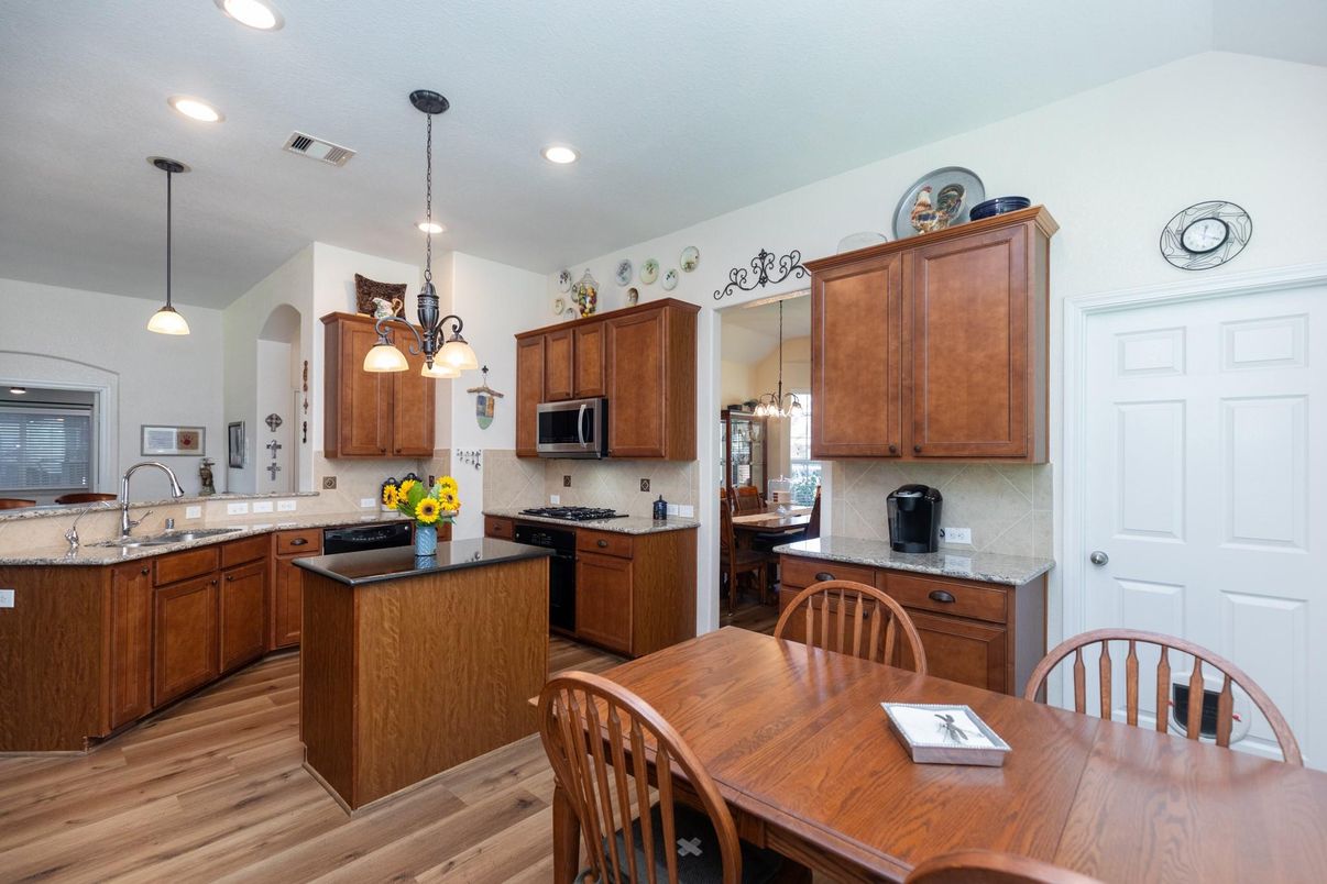 Dining room, Interior, Kitchen, Pendant Lights, Recessed Lighting, Wood Texture Flooring