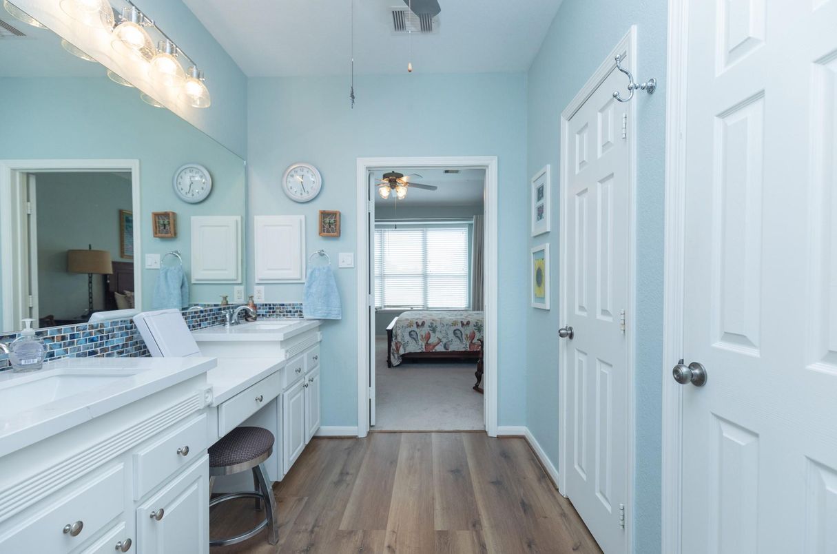 Bathroom, Interior, Wood Texture Flooring