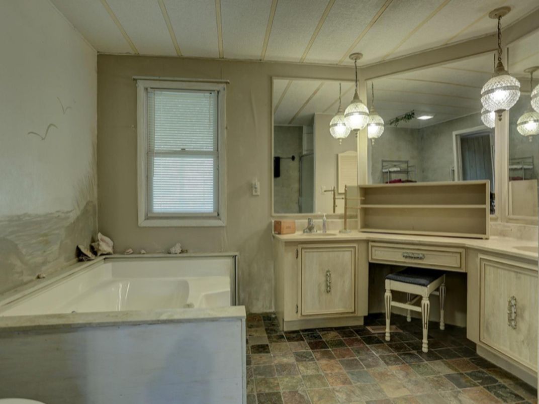 Bathroom, Interior, Pendant Lights