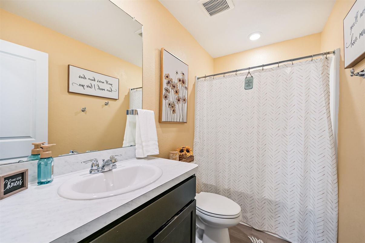 Bathroom, Interior, Recessed Lighting