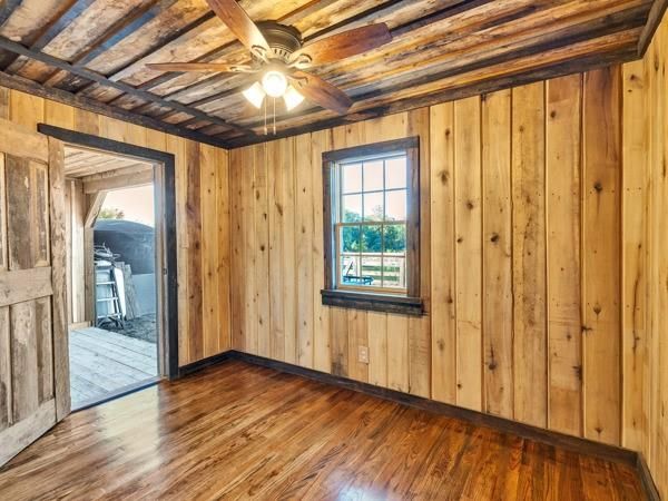 Empty room, Interior, Wooden Ceilings, Wood Texture Flooring, Wooden Walls