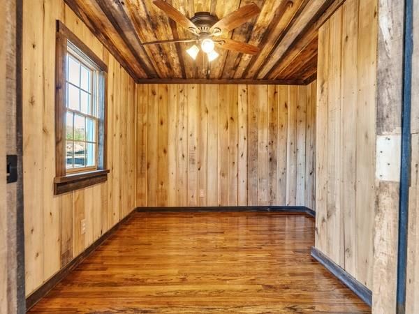Empty room, Interior, Wooden Ceilings, Wood Texture Flooring, Wooden Walls