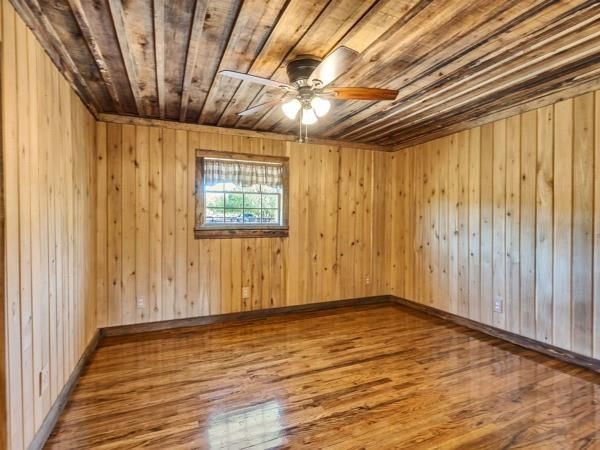 Empty room, Interior, Wooden Ceilings, Wood Texture Flooring, Wooden Walls