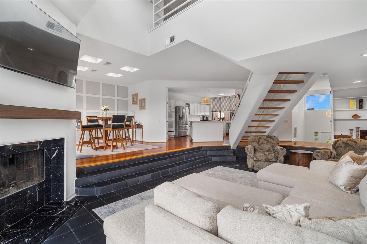 Dining room, Interior, Kitchen, Living room, Recessed Lighting